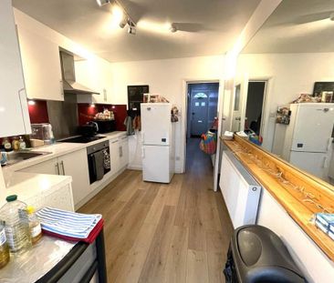 4 bedroom house to rent - Photo 3