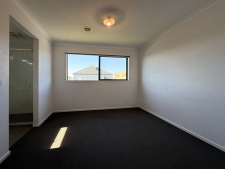 39 Solsbury Crescent, Keysborough VIC 3173 - House For Rent | Domain - Photo 5