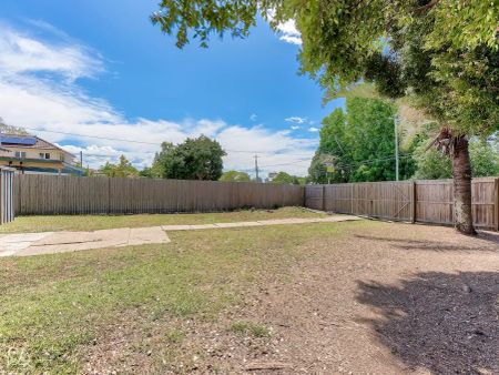 “Cute As A button” - Photo 3