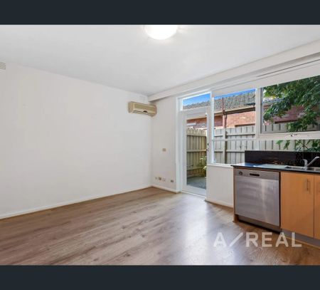 4/3 Lord Street, Caulfield East, Vic 3145 - Photo 4