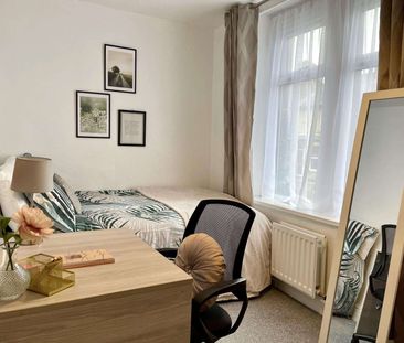 Golgotha Road Room 1 - Photo 1