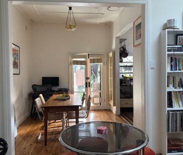 Petersham - Photo 1