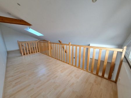 Appartement À Louer 4 Pièces , 74 M² - Photo 2