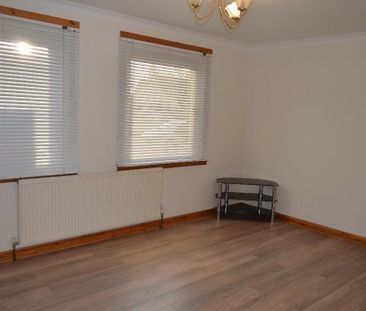 2 bedroom ground floor flat to rent - Photo 5