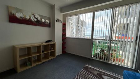 2-bedroom apartment with car park - Photo 5