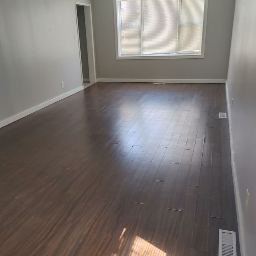 360 OTTAWA 2 BED MAIN FLOOR SUITE - Photo 1