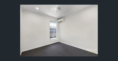 Fully Air Conditioned Home with Solar - Photo 4