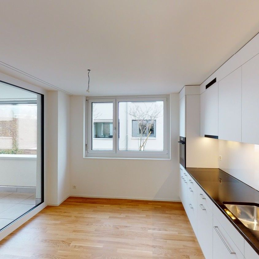 Stilvolle 3.5-Zimmerwohnung im Erdgeschoss mit grosszügigem Sitzplatz in Dietikon - Photo 1