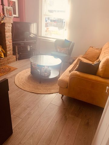 2 Bed Terraced House, Tamworth Lane, CR4 - Photo 2