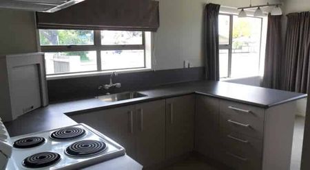 2-Bedroom Unit, Southampton Street West - Photo 3