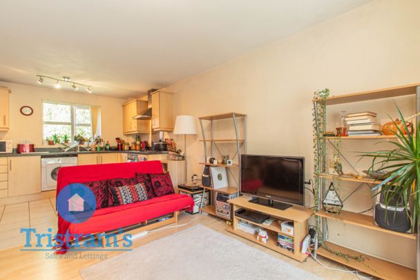 References Pending - 1 bed Detached House - Photo 1