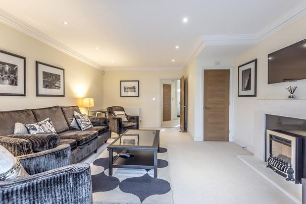 3 bedroom terraced house to rent - Photo 1