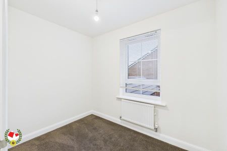 New Orchard Avenue, Winnycroft, Gloucester - Photo 5
