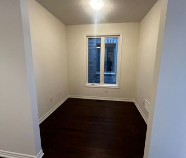 For Lease - 24 Phoenix Boulevard, Barrie, Ontario - Photo 3