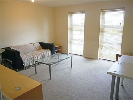2 Bedroom Apartment - Photo 2