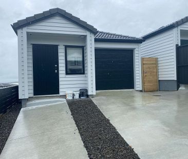 Stunning 4BR New Build in Flat Bush - Photo 6