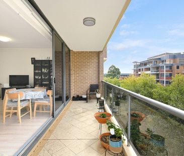 Spacious North-Facing Apartment in Convenient Location - Photo 4