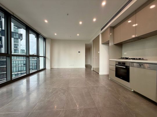 North East Facing Two Bedroom+ Study Room Apartment For lease - Photo 1