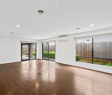 Stylish Family Living in Waurn Ponds - Photo 2