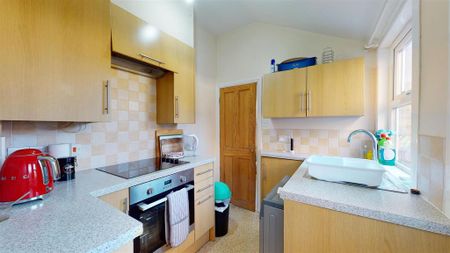 3 bedroom terraced house to rent - Photo 5