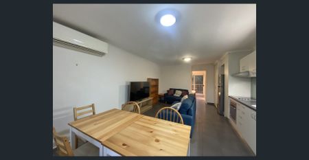 Modern Furnished Unit - Water bill included - Photo 2