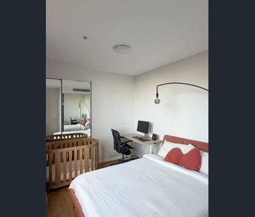 Bright & Upgraded 1-Bedroom Apartment - Photo 4
