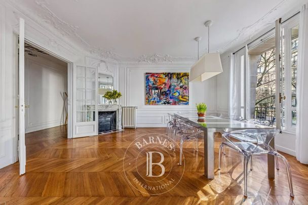 Tout savoir sur cet appartement dans le quartier Gros Caillou, à Paris 7ème - Photo 1