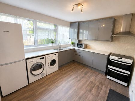 2 bedroom flat to rent - Photo 4