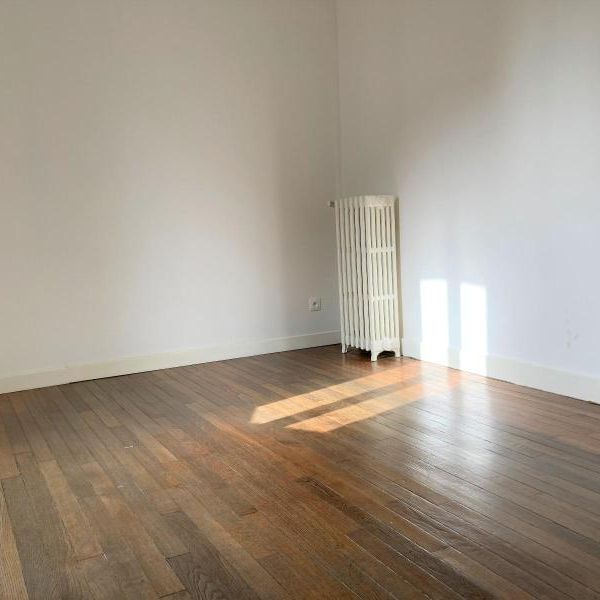 Location Appartement 4 pièces 82m² MONTMIRAIL 51210 - Photo 1