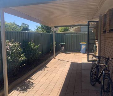 Central 2 Bed Unit - Photo 3
