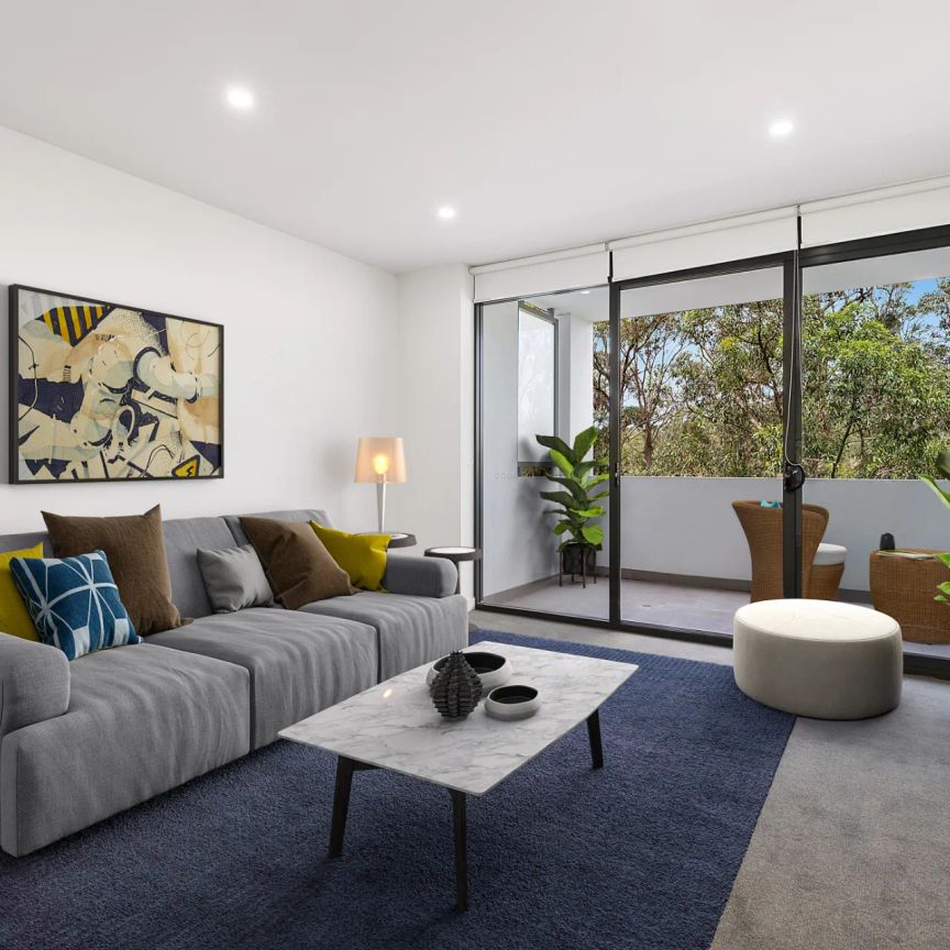 Beautiful Two-Bedroom Apartment in Sought-After Waterside Complex - Photo 1