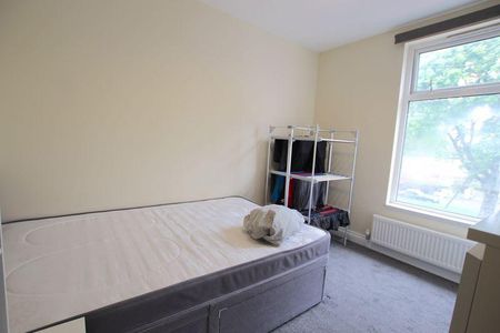 4 bedroom terraced house to rent - Photo 2