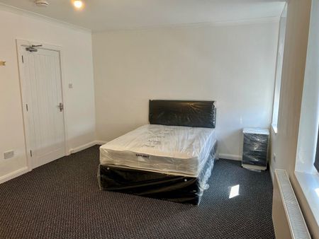 Room in a Shared House, Chestnut Road, B13 - Photo 2