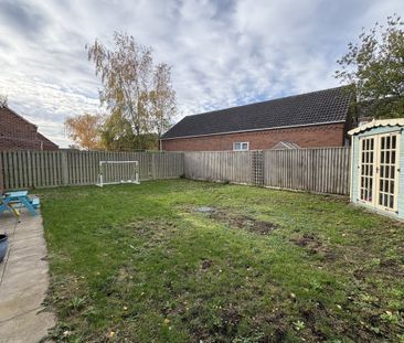 Holly Close, Manea, March - Photo 5