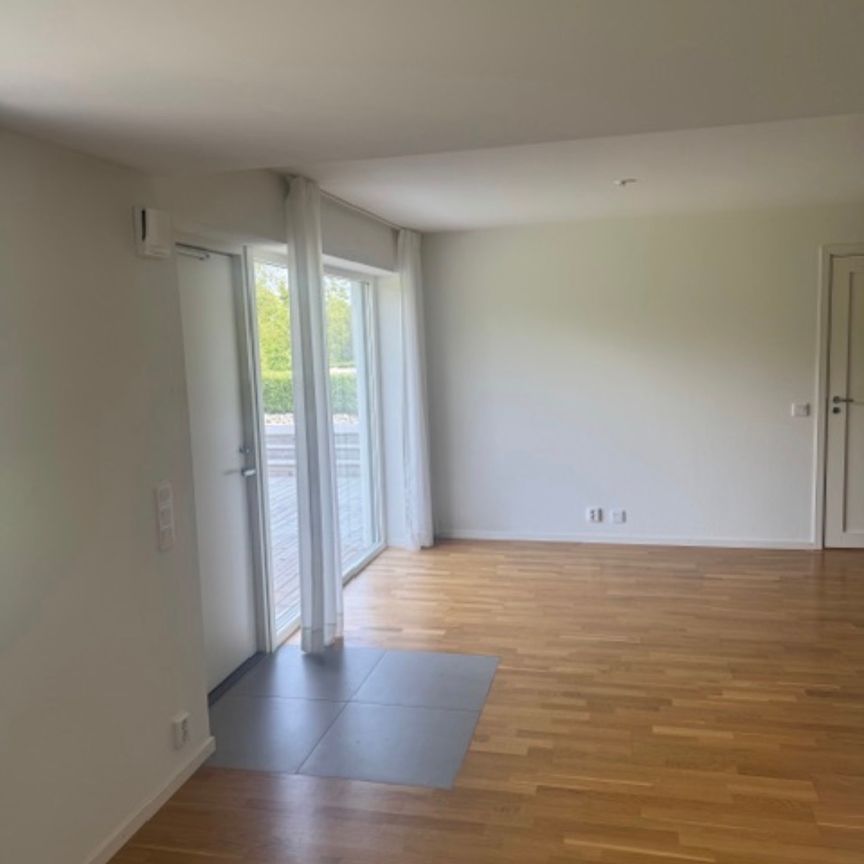 Gryningsvägen, Floda - Foto 1