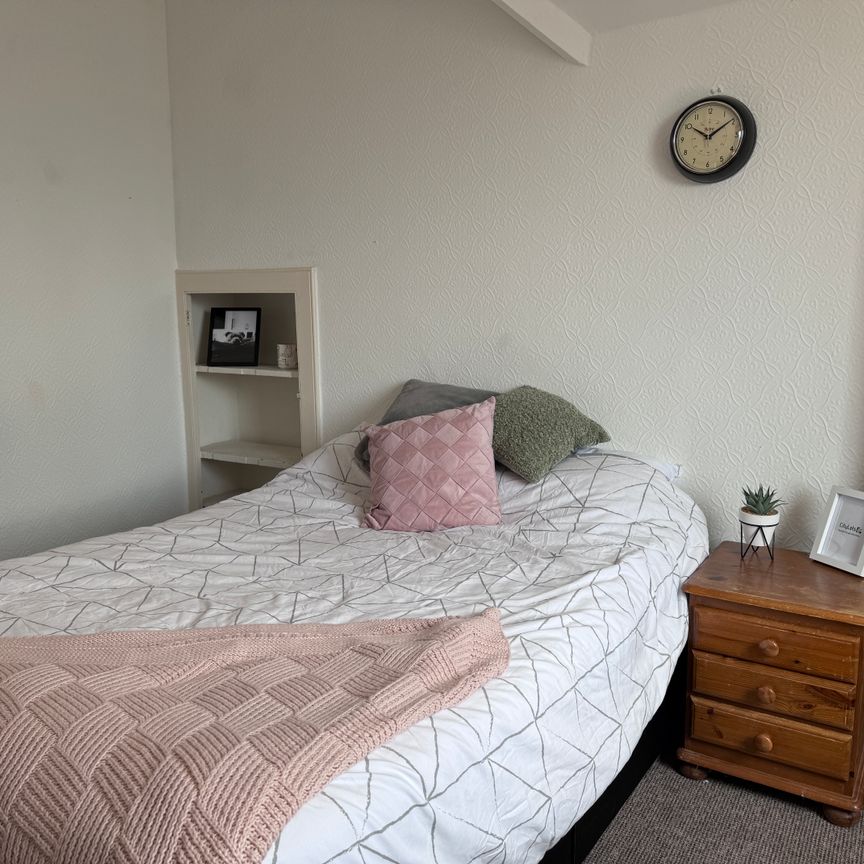 17 Headland Park Flat 2 - Photo 1