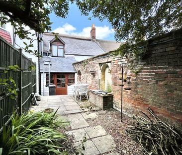 3 bedroom terraced house to rent - Photo 6