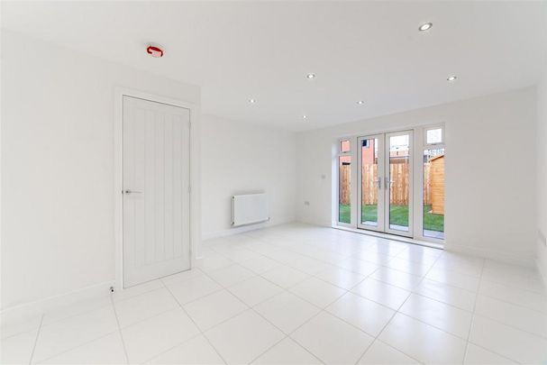 2 bedroom semi-detached house to rent - Photo 1