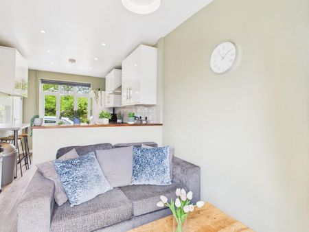 5 bedroom terraced house to rent - Photo 2