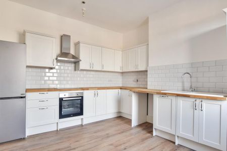 3 bedroom apartment to rent - Photo 3