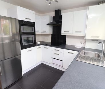 2 BED Flat To rent - Photo 4