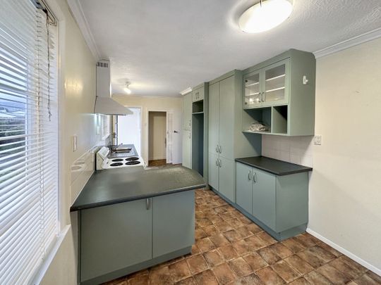 Family living in Trentham - Photo 1