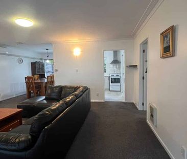 Chic 2BR Townhouse in Hillsborough - Photo 3