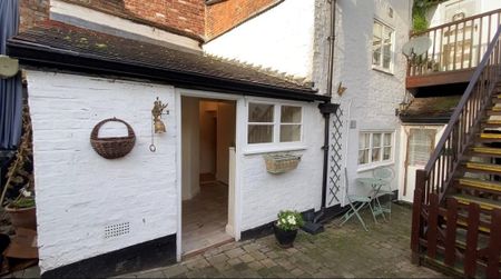 1 bedroom ground floor flat to rent - Photo 5