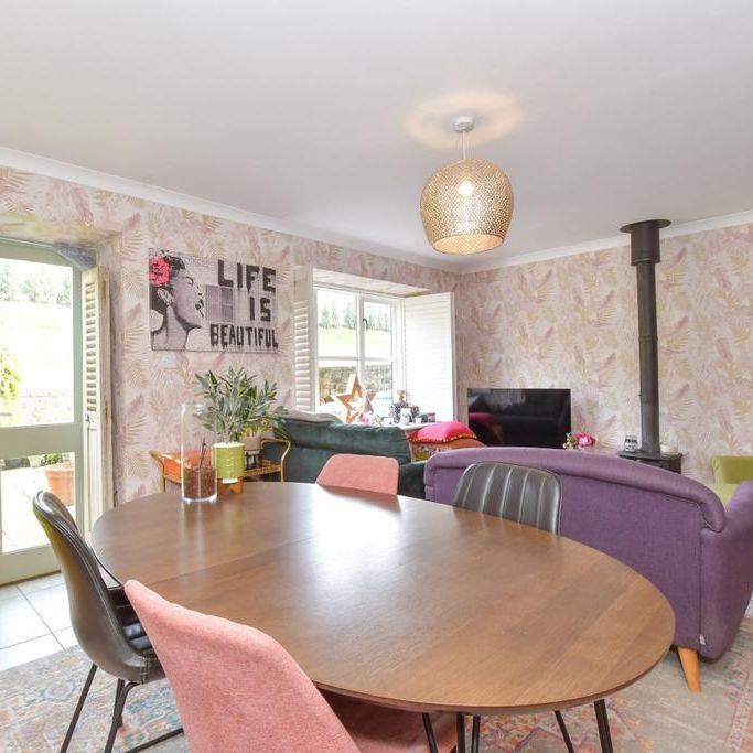 3 bedroom cottage to rent - Photo 1