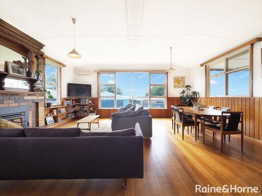 Light Filled Dromana Home - Photo 1