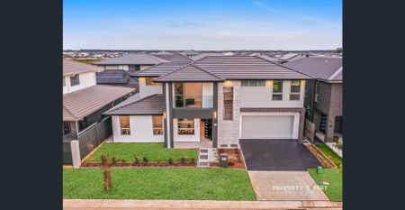 Luxury Designer Home – Built for Comfort, Style & Convenience - Photo 5