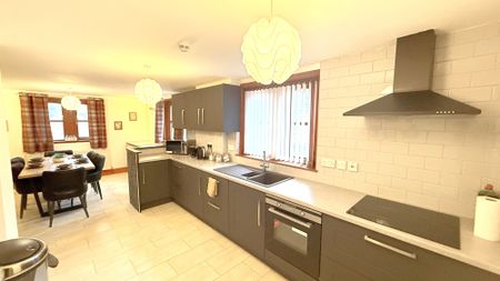 Sharoe Green Lane, Preston - Photo 4