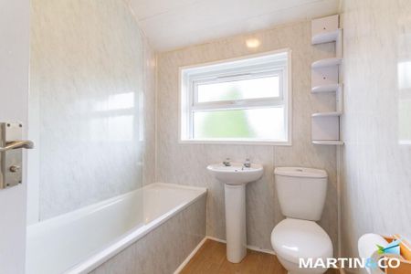 3 bedroom semi-detached house to rent - Photo 5