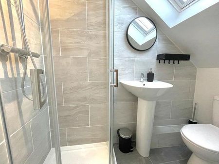1 bedroom in a house share to rent - Photo 5